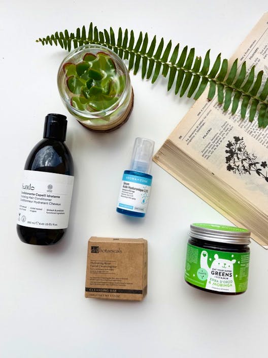 Abiby Box Aprile 2025 - Green Glamour