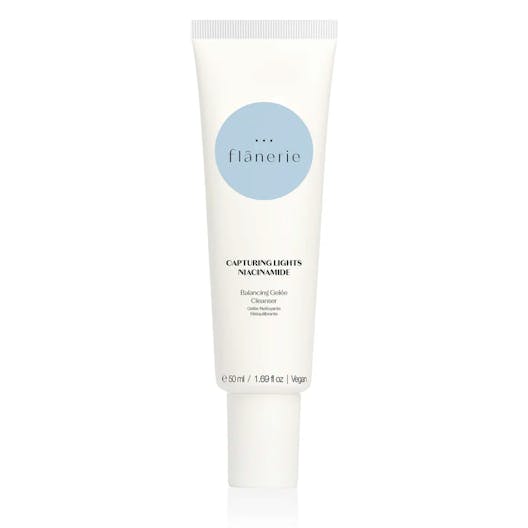 Detergente viso in gel equilibrante